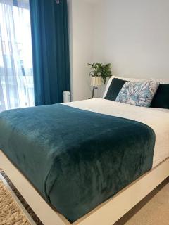 Stylish Apartment in Great City Location, Parking Possible - West One - 0