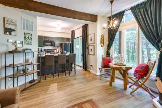 Wintergreen Resort Condo with Deck, 0 3 Mi to Slopes - 0