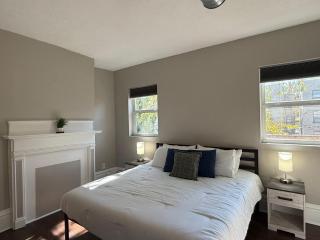 Urban Oasis 4BR Industrial Apartment - Pittsburgh - 6