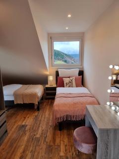 "Deluxe" Ferienwohnung Schwarzwald, 8 Personen, 140 qm, Haus Sonnenschein, 2 Balkone - Todtnau - 4