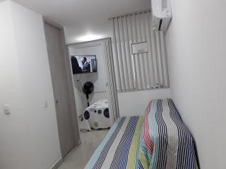 estudio con Piscina en Res de lujo a 10 min ctro y playas - 1