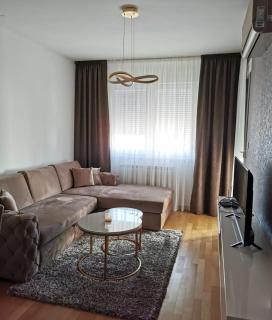 Alex LUX Banjaluka - - 7