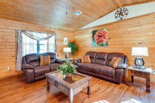 Kilgore Gem Pet-Friendly Cabin with Duck Pond! - Kilgore - 7