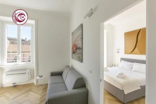 C M Civitas Leonina Luxury - 1