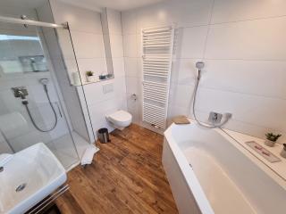 "Deluxe" Ferienwohnung Schwarzwald, 8 Personen, 140 qm, Haus Sonnenschein, 2 Balkone - Todtnau - 1