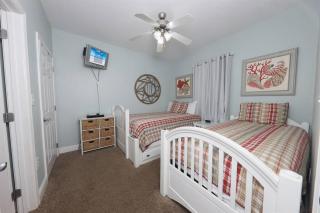 2 Bedroom Condo at Crystal Tower with 2 Outdoor Pools, Lazy River, Heated Indoor Pool, Beach Access - Gulf Shores - 1