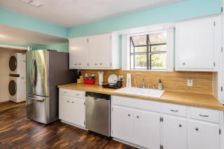Lovely Home Away From Home - Entire House! - Austin - 7
