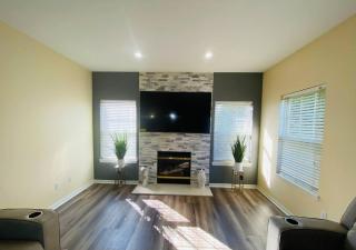 Wonderful 4BR Home - 9