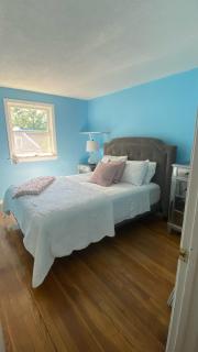 4 Bedroom Cape Getaway, 5 Min Drive to Beach, Pool Table, Grill, Backyard - 4