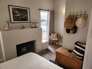 No 4 Life at Sea - 4