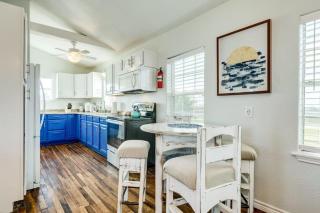 So Cute Sun & Salt Beach Bungalow - Surfside Beach - 7