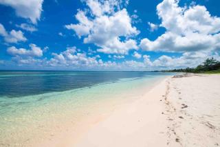 Timmys Place - Charming Oceanfront Villa with Direct Beach Access and Scenic Views - 6