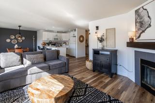 Cozy Condo in Chelan with Balcony & Views - Chelan - 4