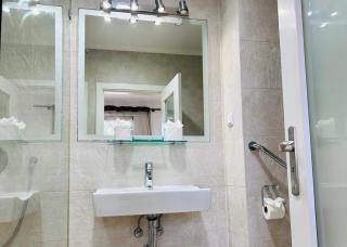 Central Lagos town center apartment near Marina - Lagos - 1