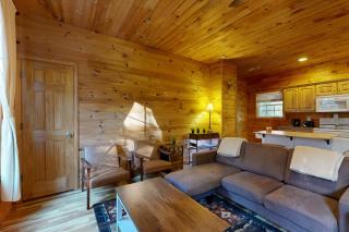 2BR House with AandC and Games, Close to Lake - 7