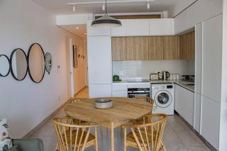 Stylish Apartment - Iconic Views - 6