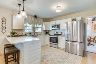 Hot Tub, Games and Sunroom Family Home in Greer! - Greer - 7