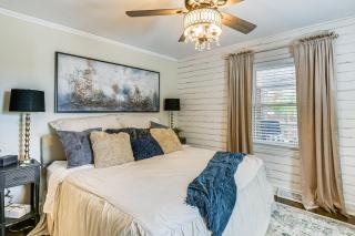 Hot Tub, Games and Sunroom Family Home in Greer! - Greer - 5