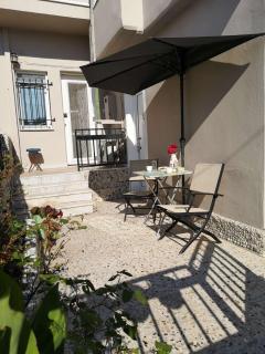 Isthmus Cuddly Nest - Isthmia - 1