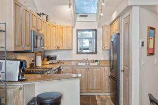 Remodeled Luxury Condo - Skii in Skii out - 5