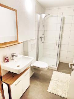 Gemeinschaftsunterkunft Doppelzimmer für max 8P I 2 Bäder I Küche I einzeln oder komplett buchbar - Heidenheim an der Brenz - 9