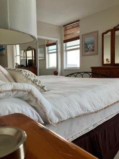 Pavilion Beach Front Apartment with Balcony - 1