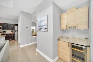 Completely Remodeled 5 Bedroom Disney Pool Home - 3