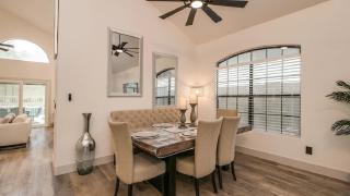Newly Renovated 4 Bedroom Retreat wPool - Phoenix - 3