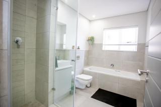 Apartment 70 - 1 On York - 1