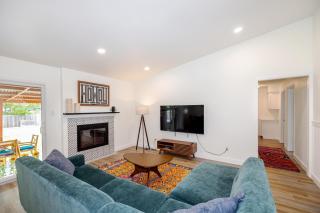 Luxury 4BR Oasis with Pool, Hot Tub & Game Room! - Cedar Park - 8