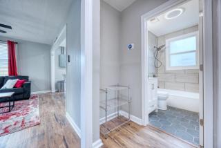 Cozy Home with City Views - Columbus - 1