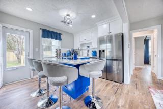 Cozy Home with City Views - Columbus - 4