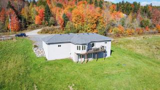 Farmhouse Getaway on 5 Acres Family Friendly - Huntsville - 3