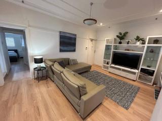 Top Spot 4Br - New AC - Value - Sydney - 9