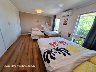 Auyea Farm 3BR Entire House - 7 Mins to Gumbuya World - - 9