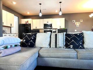 Simple Elegant Single Family Home DT Raleigh - Raleigh - 4