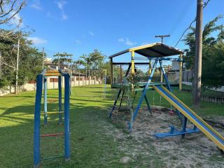 Casa Ampla a poucos metros da Praia - 4