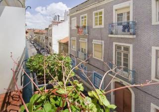 Cosy Studio Santos, Calm street, Embassies Area - Lissabon - 1