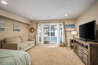 Sea La Vie. - Rockaway Beach - 8
