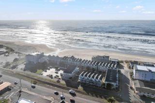 Sea La Vie. - Rockaway Beach - 7