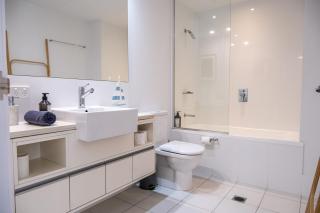 Brisbane City Luxury Riverfront Apartments - Brisbane - 4