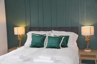 Colchester town and castle modern flat with kitchen & private parking - - 8