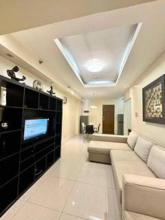 1Bdrm Condo at Makati w Balcony view of Mnla Bay - Manila - 1