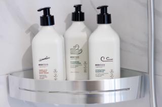 Stylish LUX Homes 4 Bed CBD Walk to Cafes and Latimer - 2