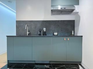 New Beautiful Modern One Bedroom Apt in Brooklyn at Rem-Casa - 9