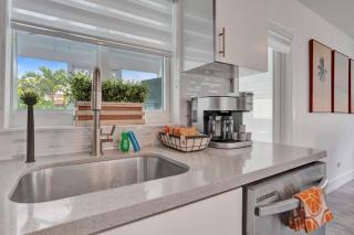 Coastal Breeze Retreat - 3