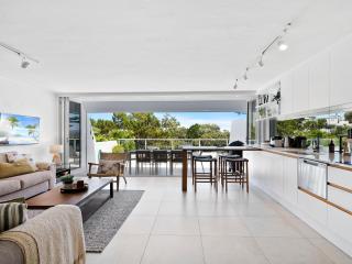 Noosa Views 4 Relaxed Coastal Escape - 0