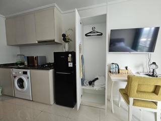 Green Sedayu Apartment Twin by Ellison - Jakarta - 6