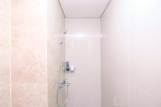 Elegant and Comfy 3BR Transpark Cibubur Apartment By Travelio - Depok - 8