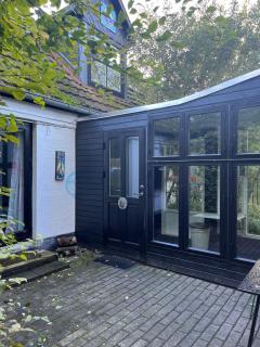 AppleFlower farm house and anneks with garden - 0